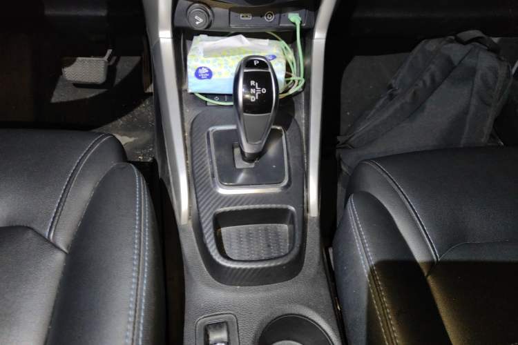 Used BYD Yuan New Energy 2018 EV360 Smart Connect Cool Edition Gear Lever