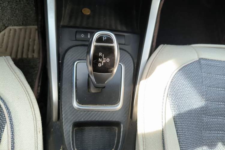 Used BYD Yuan New Energy 2018 EV360 Smart Connect Cool Edition Gear Lever