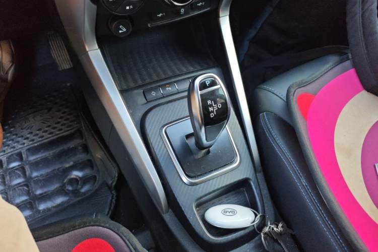 Used BYD Yuan New Energy 2018 EV360 Smart Connect Cool Edition Gear Lever