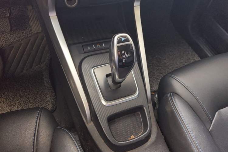 Used BYD Yuan New Energy 2018 EV360 Smart Connect Cool Edition Gear Lever