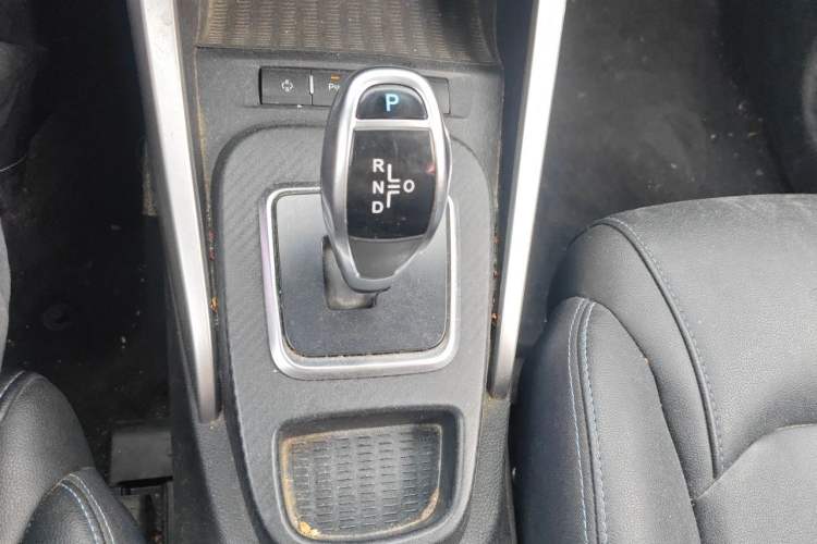 Used BYD Yuan New Energy 2018 EV360 Smart Connect Cool Edition Gear Lever