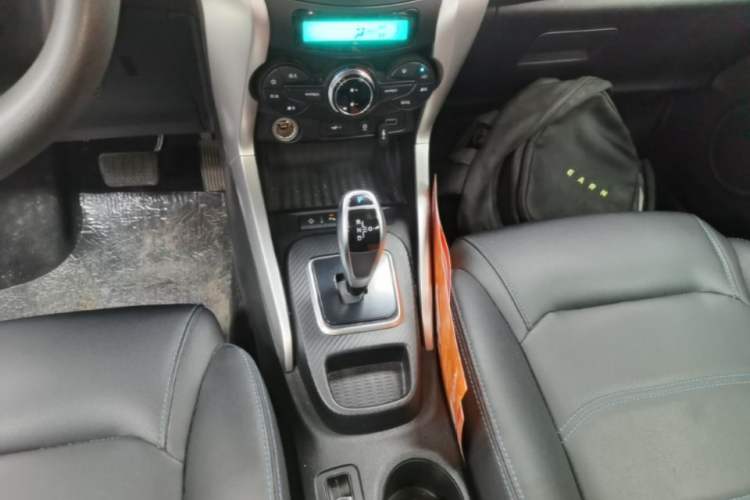 Used BYD Yuan New Energy 2018 EV360 Smart Connected Cool Model Gear Lever