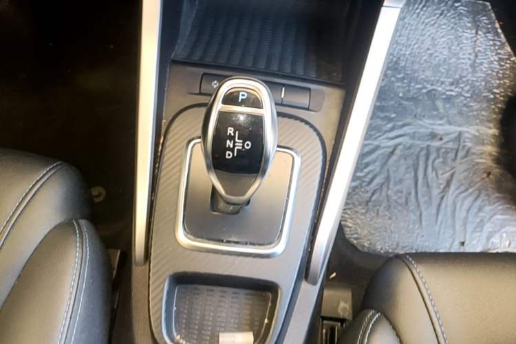 Used BYD Yuan New Energy 2018 EV360 Smart Connect Cool Edition Gear Lever