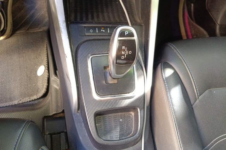 Used BYD Yuan New Energy 2018 EV360 Smart Connect Cool Edition Gear Lever