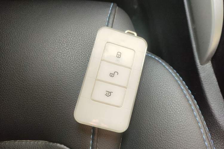 Used BYD Yuan New Energy 2018 EV360 Smart Connected Cool Model Interior 1