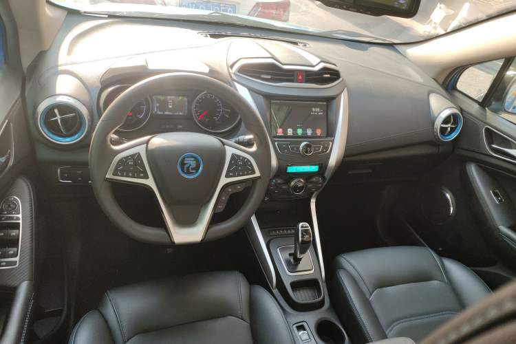 Used BYD Yuan New Energy 2018 EV360 Smart Connected Cool Model Interior 2