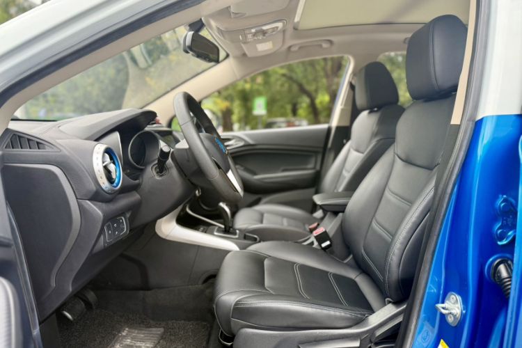 Used BYD Yuan New Energy 2018 EV360 Smart Connected Cool Model Interior 3