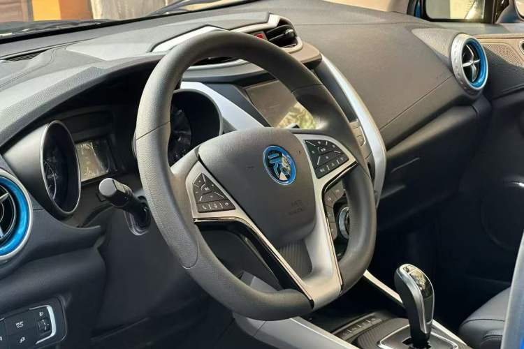 Used BYD Yuan New Energy 2018 EV360 Smart Connected Cool Model Interior 5