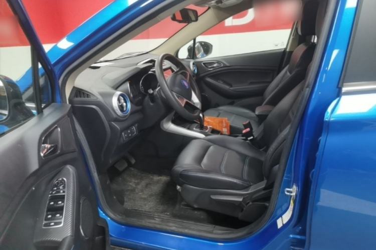 Used BYD Yuan New Energy 2018 EV360 Smart Connected Cool Model Left Front Seat