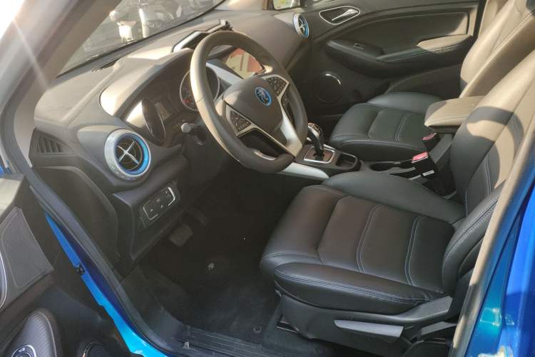 Used BYD Yuan New Energy 2018 EV360 Smart Connected Cool Model Left Front Seat