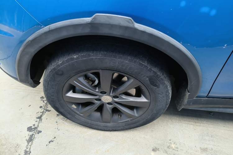 Used BYD Yuan New Energy 2018 EV360 Smart Connect Cool Edition Left Front Wheel Hub