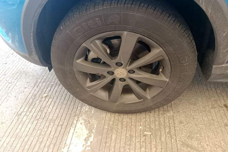Used BYD Yuan New Energy 2018 EV360 Smart Connect Cool Edition Left Front Wheel Hub