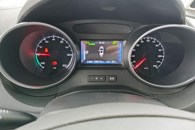 Used BYD Yuan New Energy 2018 EV360 Smart Connect Cool Edition Odometer Close Up
