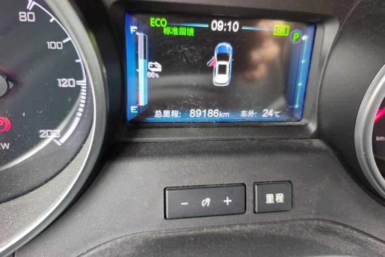 Used BYD Yuan New Energy 2018 EV360 Smart Connect Cool Edition Odometer Close Up
