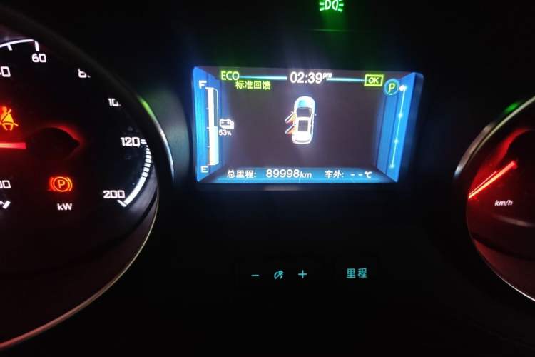 Used BYD Yuan New Energy 2018 EV360 Smart Connected Cool Model Odometer Close Up