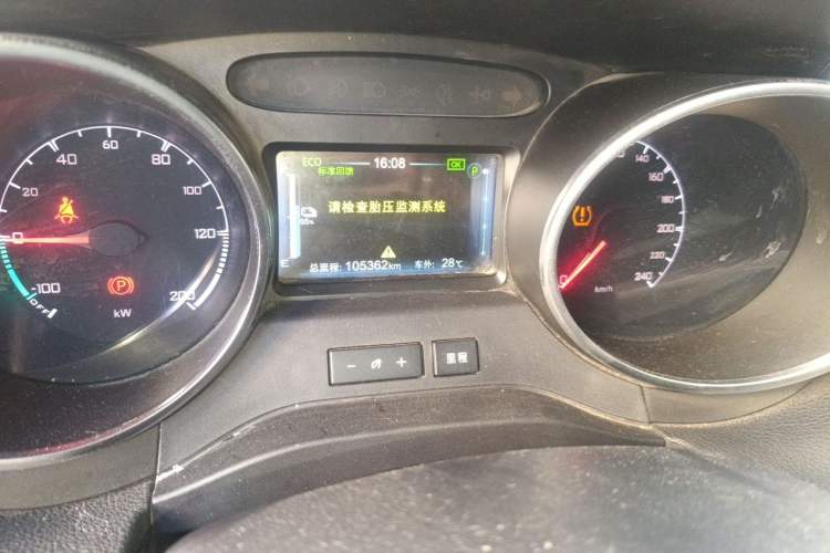 Used BYD Yuan New Energy 2018 EV360 Smart Connect Cool Edition Odometer Close Up