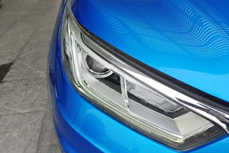 Used BYD Yuan New Energy 2018 EV360 Smart Connect Cool Edition Right Front Headlight