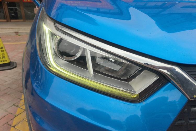 Used BYD Yuan New Energy 2018 EV360 Smart Connect Cool Edition Right Front Headlight