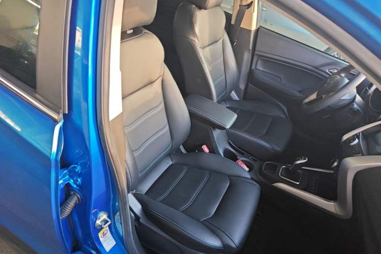 Used BYD Yuan New Energy 2018 EV360 Smart Connect Cool Edition Right Front Seat