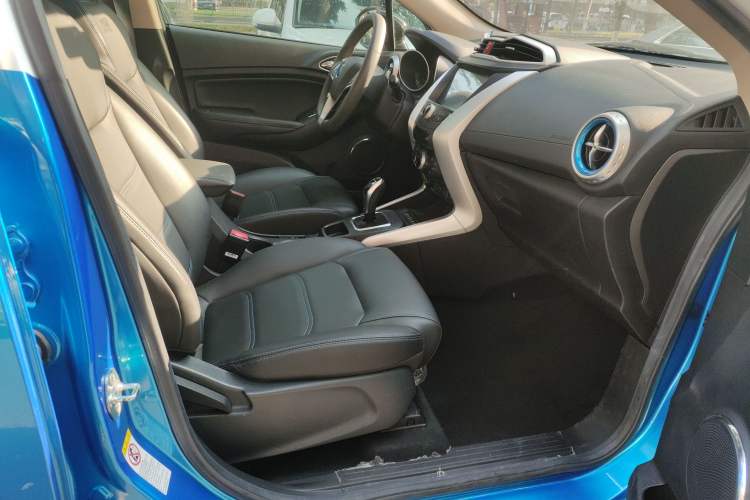 Used BYD Yuan New Energy 2018 EV360 Smart Connected Cool Model Right Front Seat