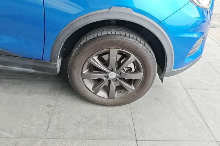 Used BYD Yuan New Energy 2018 EV360 Smart Connect Cool Edition Right Front Wheel Hub