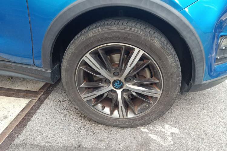 Used BYD Yuan New Energy 2018 EV360 Smart Connected Cool Model Right Front Wheel Hub