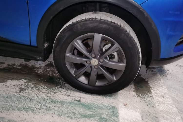 Used BYD Yuan New Energy 2018 EV360 Smart Connect Cool Edition Right Front Wheel Hub