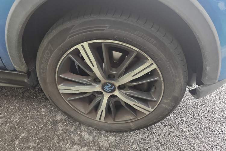 Used BYD Yuan New Energy 2018 EV360 Smart Connected Cool Model Right Front Wheel Hub