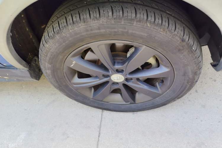 Used BYD Yuan New Energy 2018 EV360 Smart Connect Cool Edition Right Front Wheel Hub
