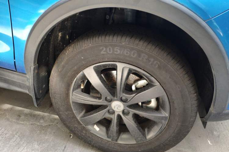 Used BYD Yuan New Energy 2018 EV360 Smart Connect Cool Edition Right Front Wheel Hub