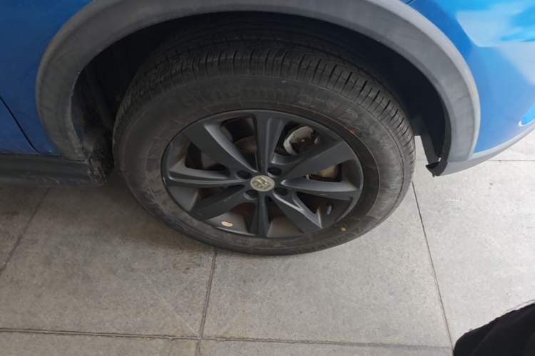 Used BYD Yuan New Energy 2018 EV360 Smart Connect Cool Edition Right Front Wheel Hub