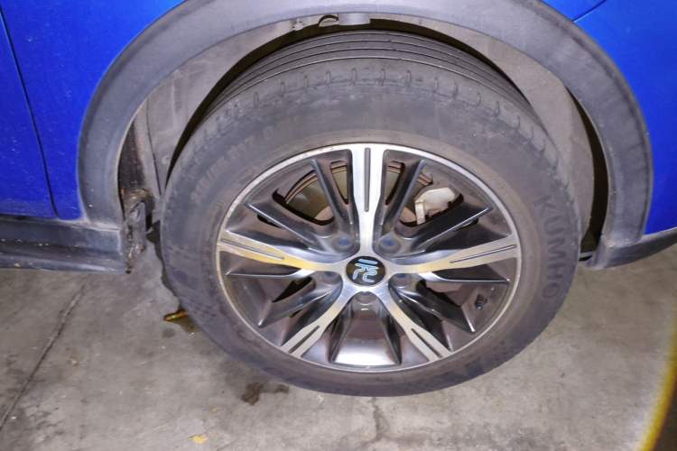 Used BYD Yuan New Energy 2018 EV360 Smart Connected Cool Model Right Front Wheel Hub