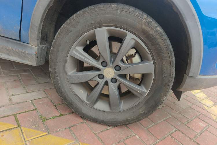 Used BYD Yuan New Energy 2018 EV360 Smart Connect Cool Edition Right Front Wheel Hub