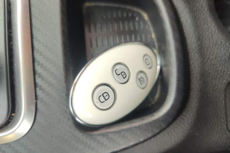 Used BYD Yuan New Energy 2018 EV360 Smart Connect Cool Edition Vehicle Key