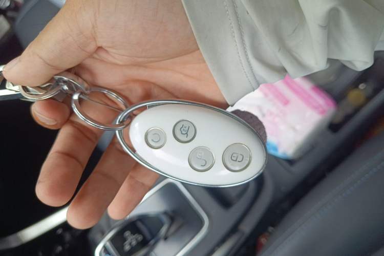 Used BYD Yuan New Energy 2018 EV360 Smart Connected Cool Model Vehicle Key
