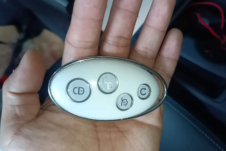 Used BYD Yuan New Energy 2018 EV360 Smart Connect Cool Edition Vehicle Key