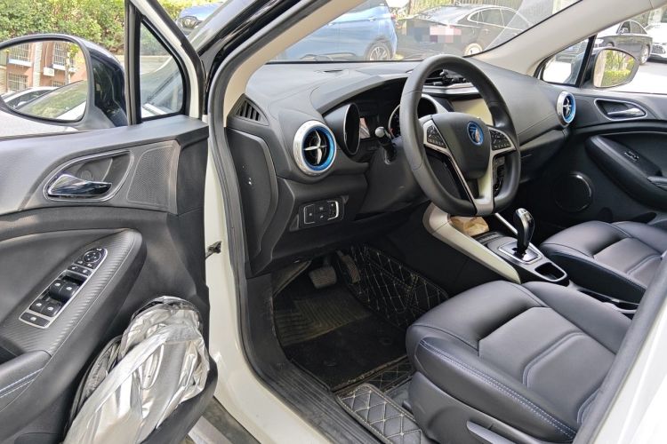 Used BYD Yuan New Energy 2018 EV360 Smart Connected Cool Model Driver Seat