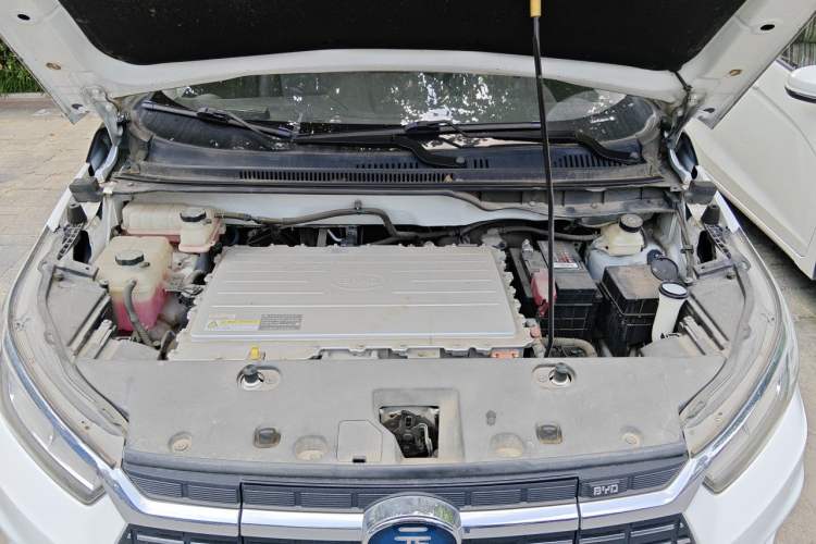 Used BYD Yuan New Energy 2018 EV360 Smart Connected Cool Model Engine Bay