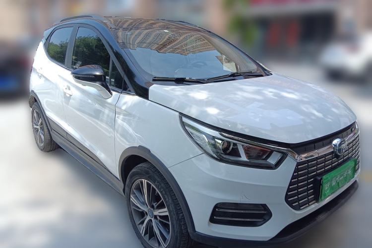Used BYD Yuan New Energy 2018 EV360 Smart Connected Cool Model Front Right 45 Deg