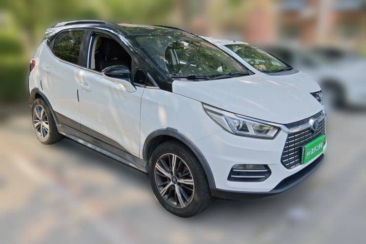 Used BYD Yuan New Energy 2018 EV360 Smart Connected Cool Model Front Right 45 Deg