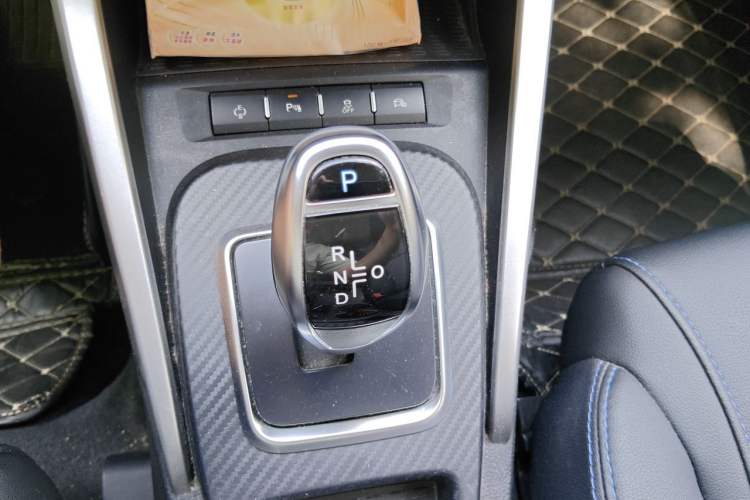Used BYD Yuan New Energy 2018 EV360 Smart Connected Cool Model Gear Lever