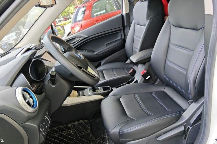 Used BYD Yuan New Energy 2018 EV360 Smart Connected Cool Model Left Front Seat