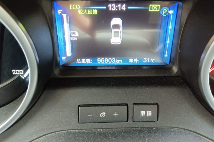 Used BYD Yuan New Energy 2018 EV360 Smart Connected Cool Model Odometer Close Up