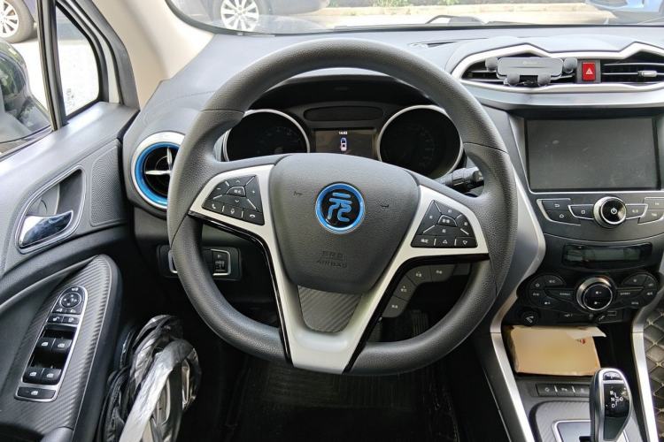 Used BYD Yuan New Energy 2018 EV360 Smart Connected Cool Model Steering Wheel