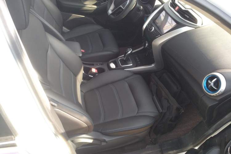 Used BYD Yuan New Energy 2018 EV360 Smart Connect Cool Edition Right Front Seat