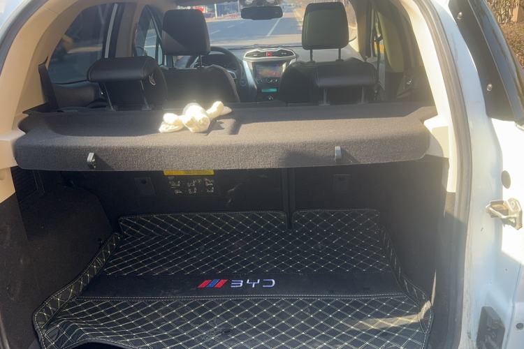 Used BYD Yuan New Energy 2018 EV360 Smart Connect Cool Edition Trunk