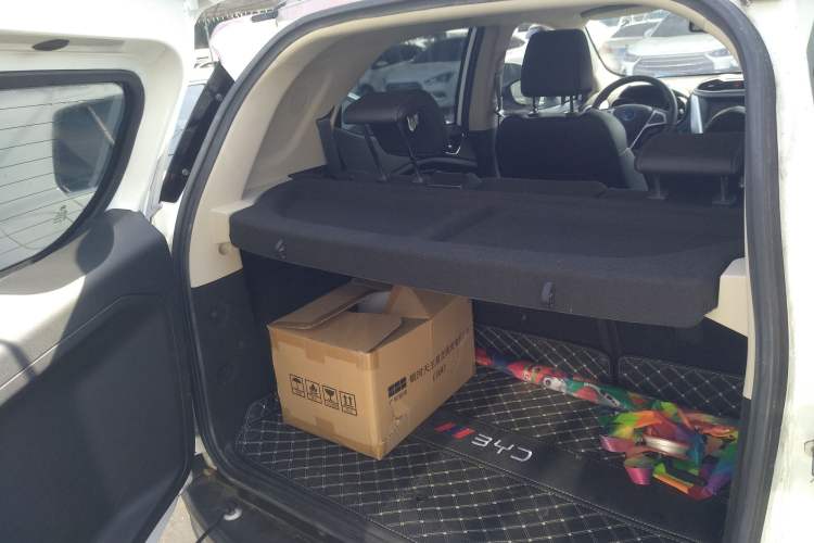 Used BYD Yuan New Energy 2018 EV360 Smart Connect Cool Edition Trunk