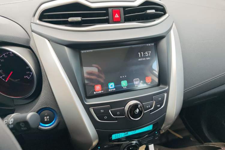 Used BYD Yuan New Energy 2018 EV360 Smart Connect Cool Edition Audio And AC Panel