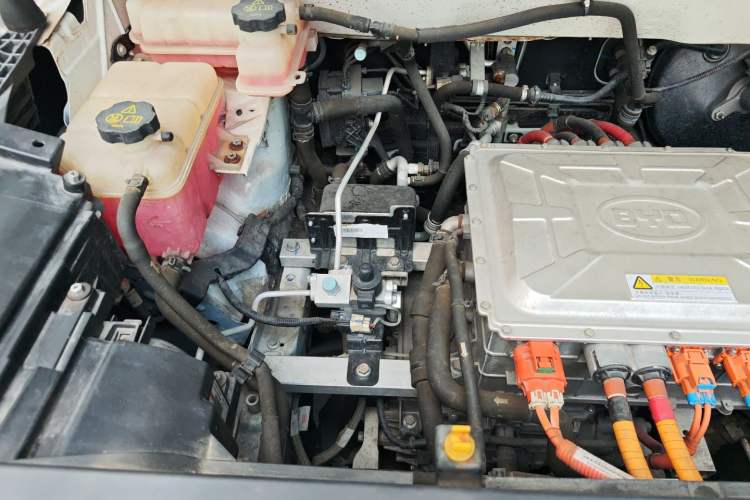 Used BYD Yuan New Energy 2018 EV360 Smart Connect Cool Edition Engine Bay Right
