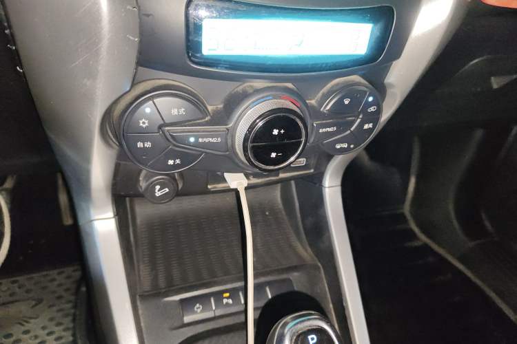 Used BYD Yuan New Energy 2018 EV360 Smart Connect Cool Edition Audio And AC Panel